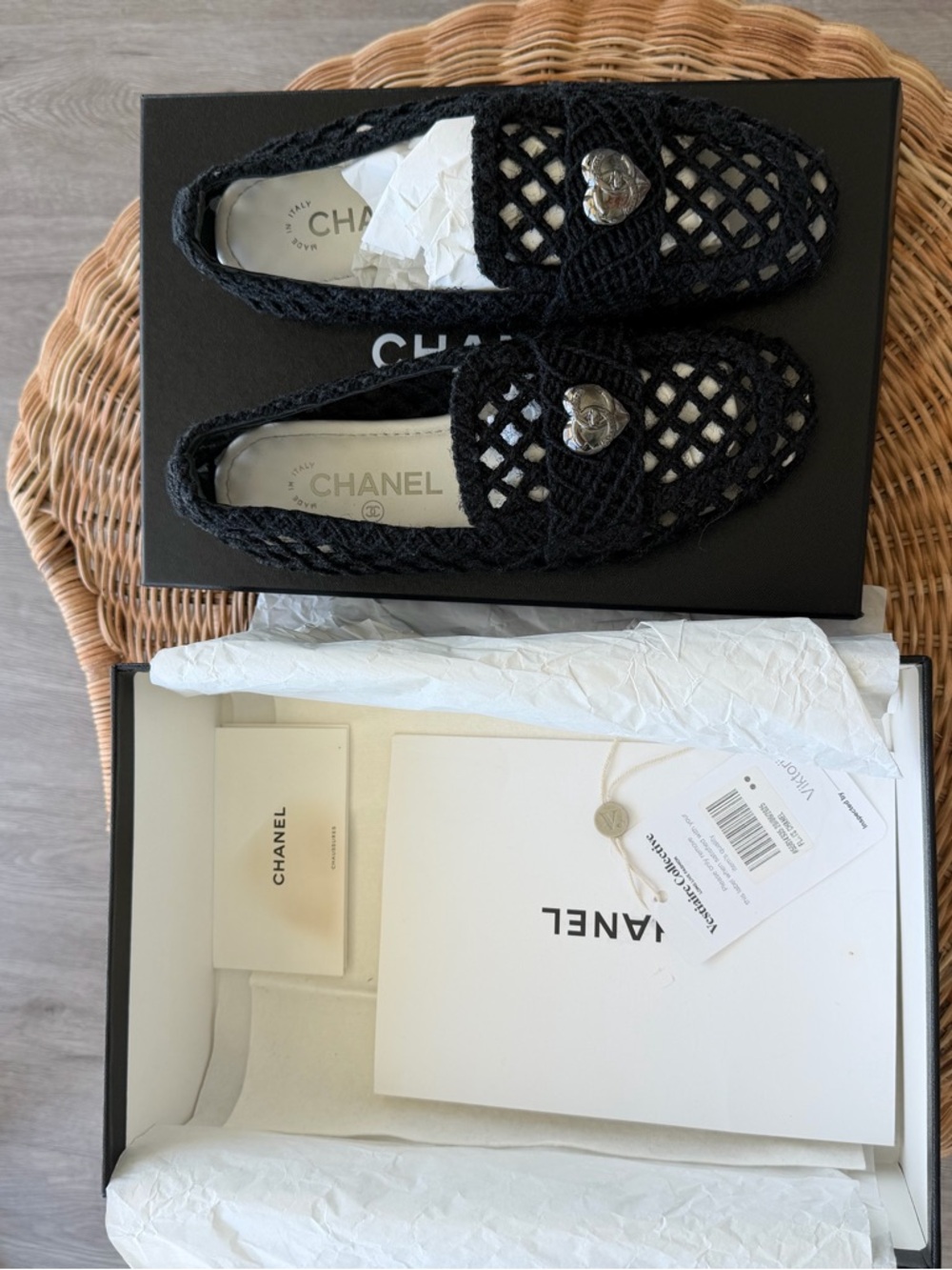 NEW wt tags & box CHANEL Black Crochet Loafers wt Heart interlocking - size 37,5 - Picture 4 of 16
